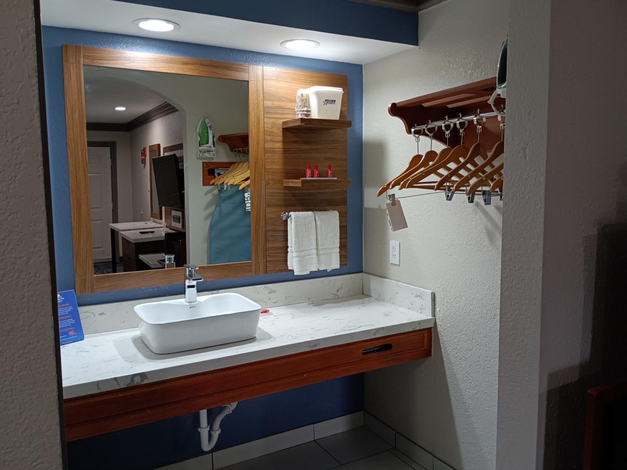 Americas Best Value Inn&Suites-Alvin/Houston Extérieur photo